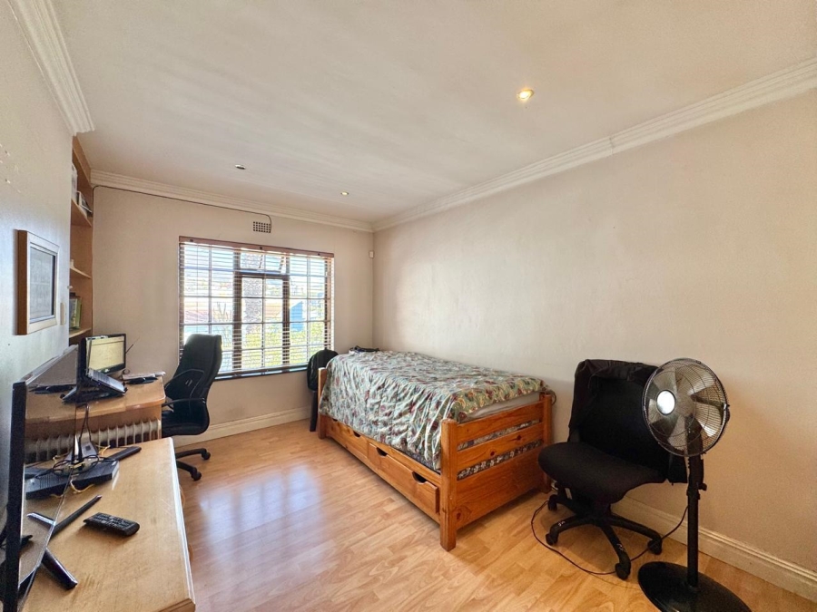 4 Bedroom Property for Sale in Zonnebloem Western Cape